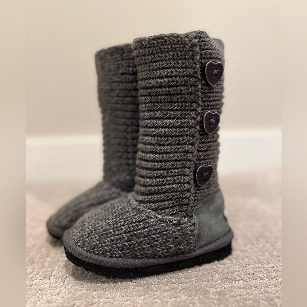 Children’s Place grey knit comfy boots, size 8